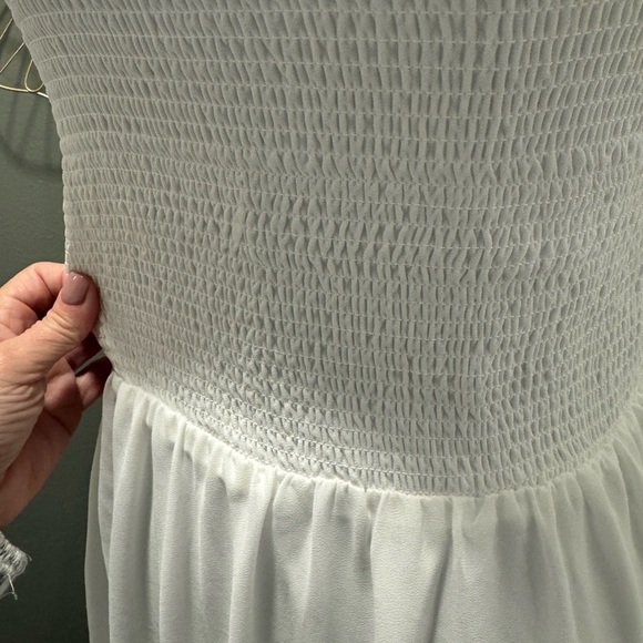 Black Tape Chiffon tied strap smocked white dress. Sz S BNWT - Picture 3 of 10